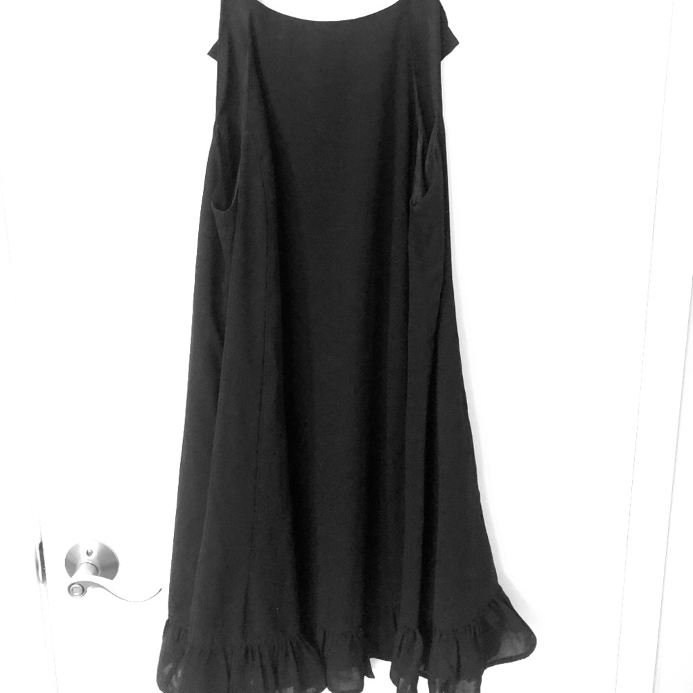 ◼️Black Gianni Bini Button Dress